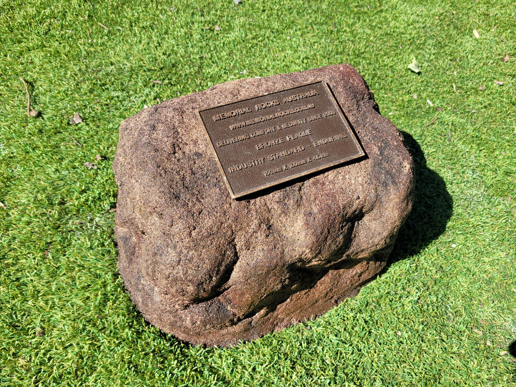 Memorial Rock Urn 1857 Medium Brown