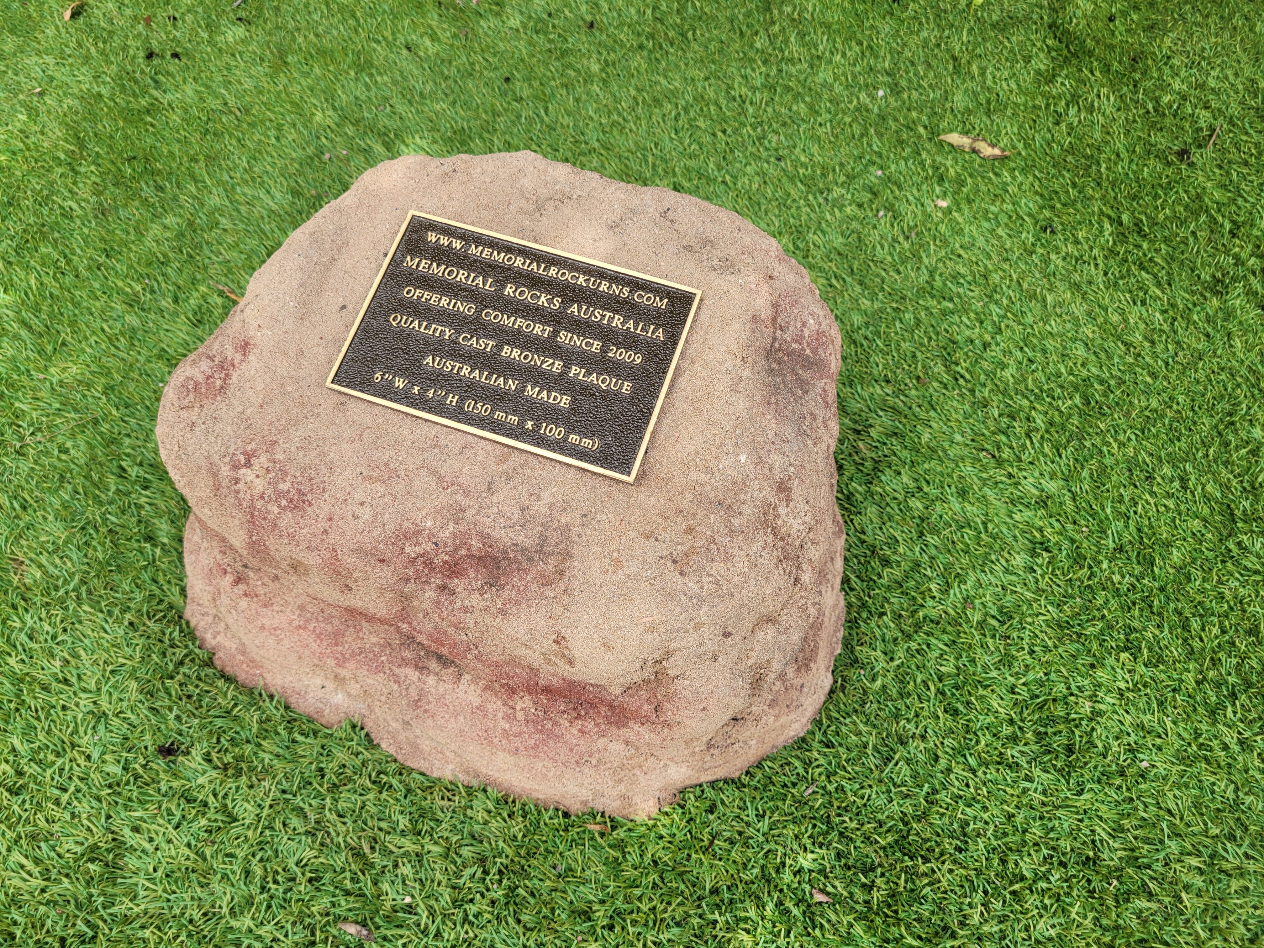 Memorial Rock Urn 2053 Medium Brown