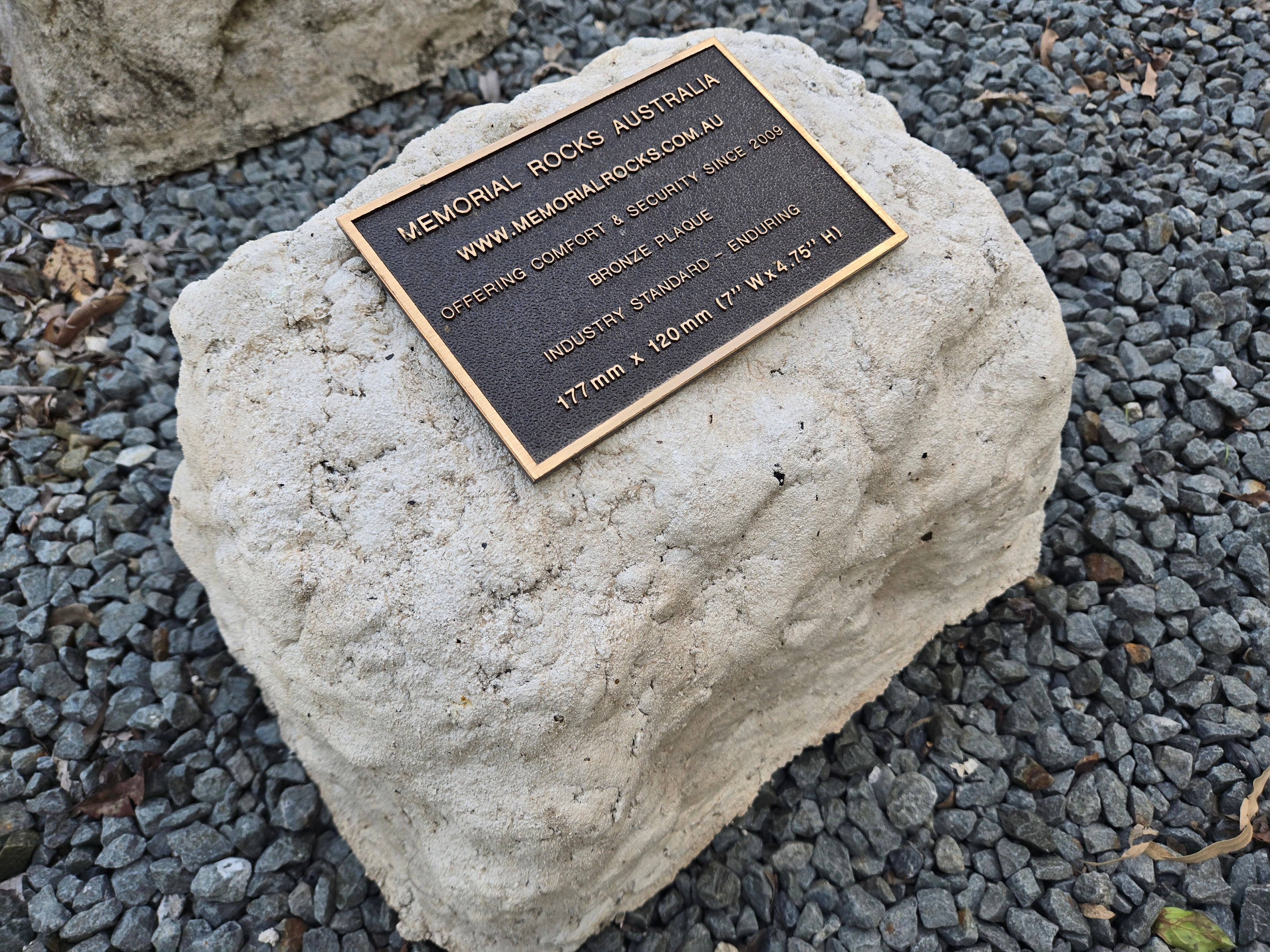 Memorial Rock Urn 2134 Large White