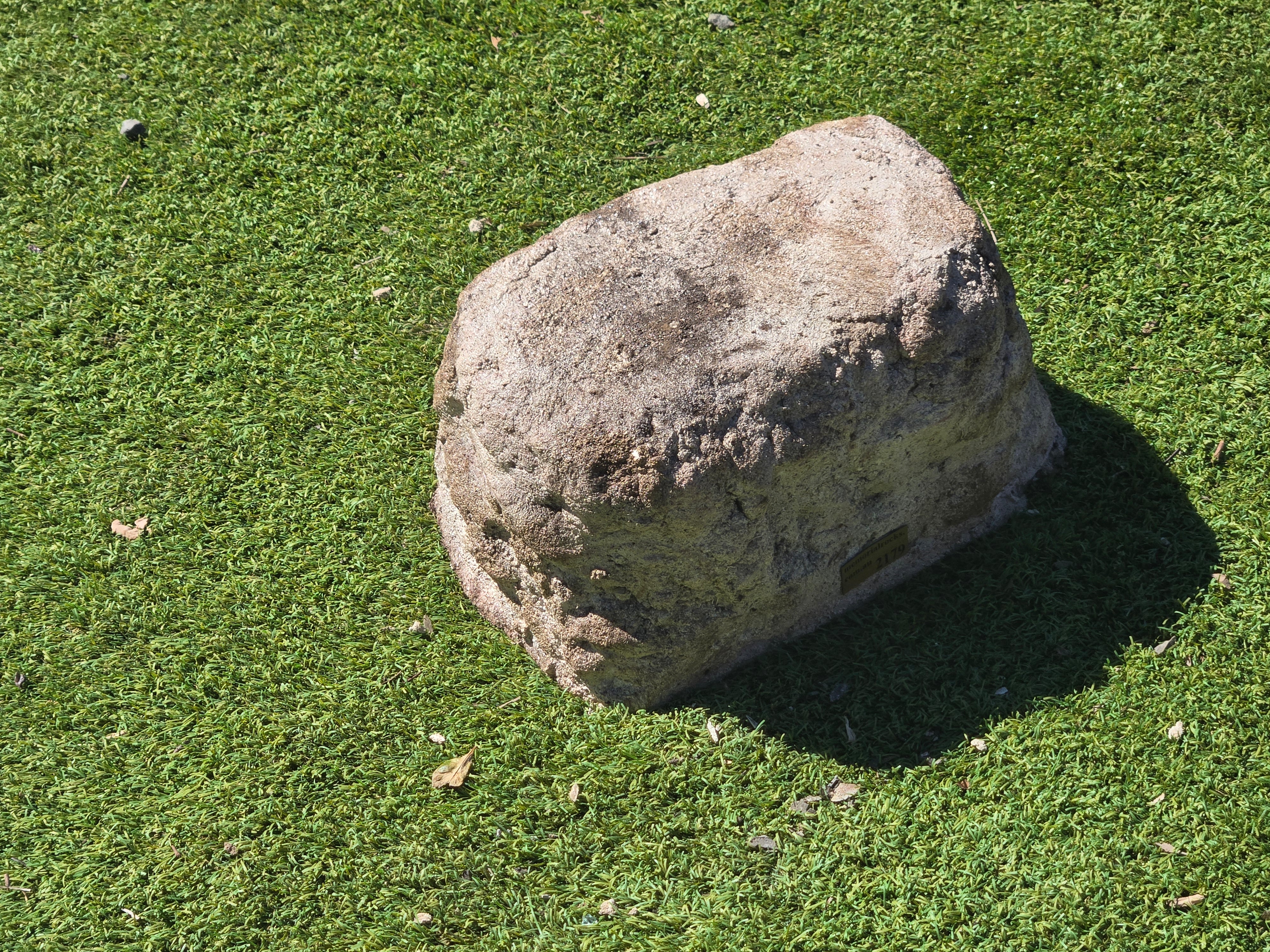 Memorial Rock Urn  2179 Regular Natural Riversand