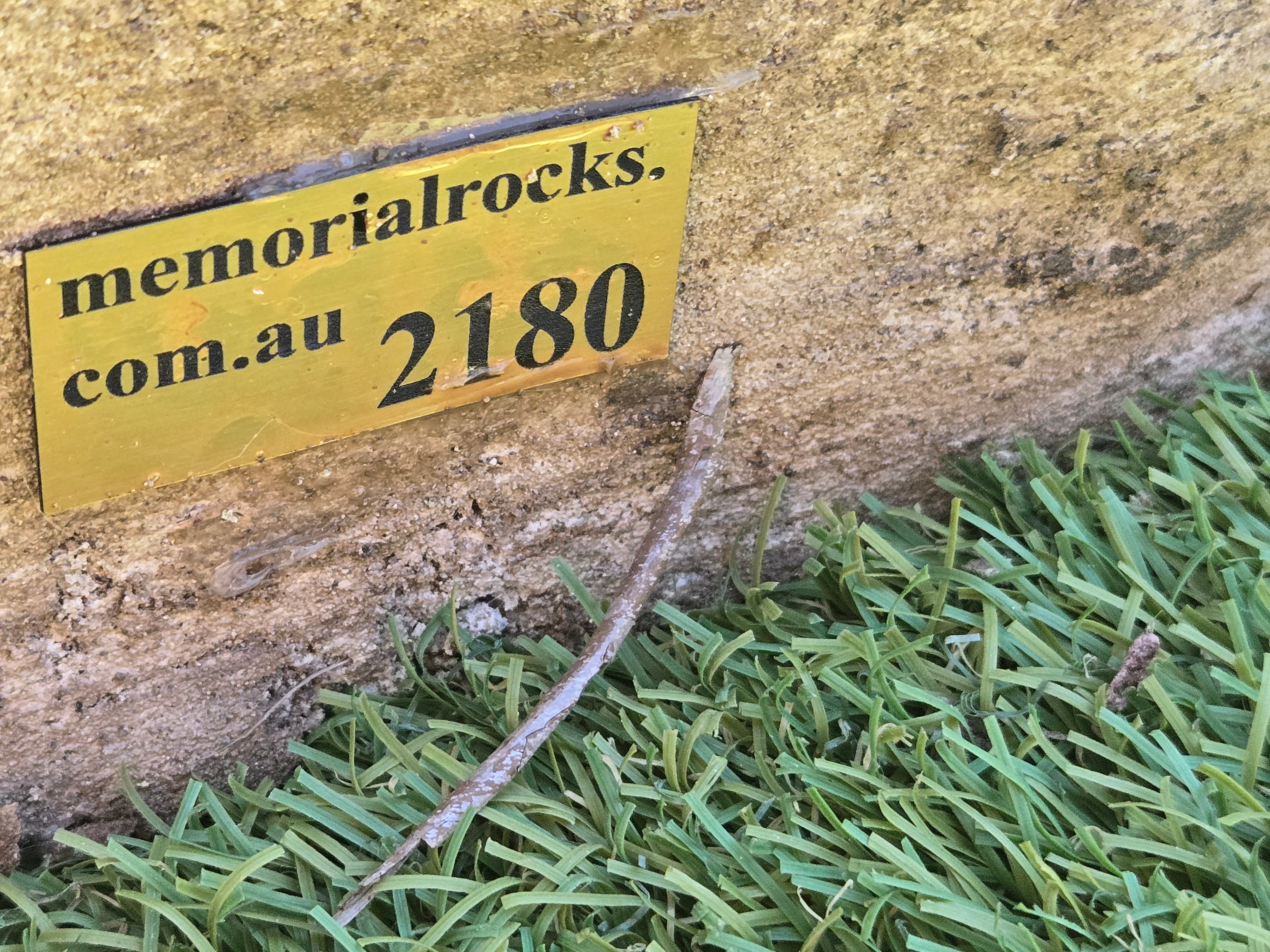 Memorial Rock Urn  2180 Regular Natural Riversand