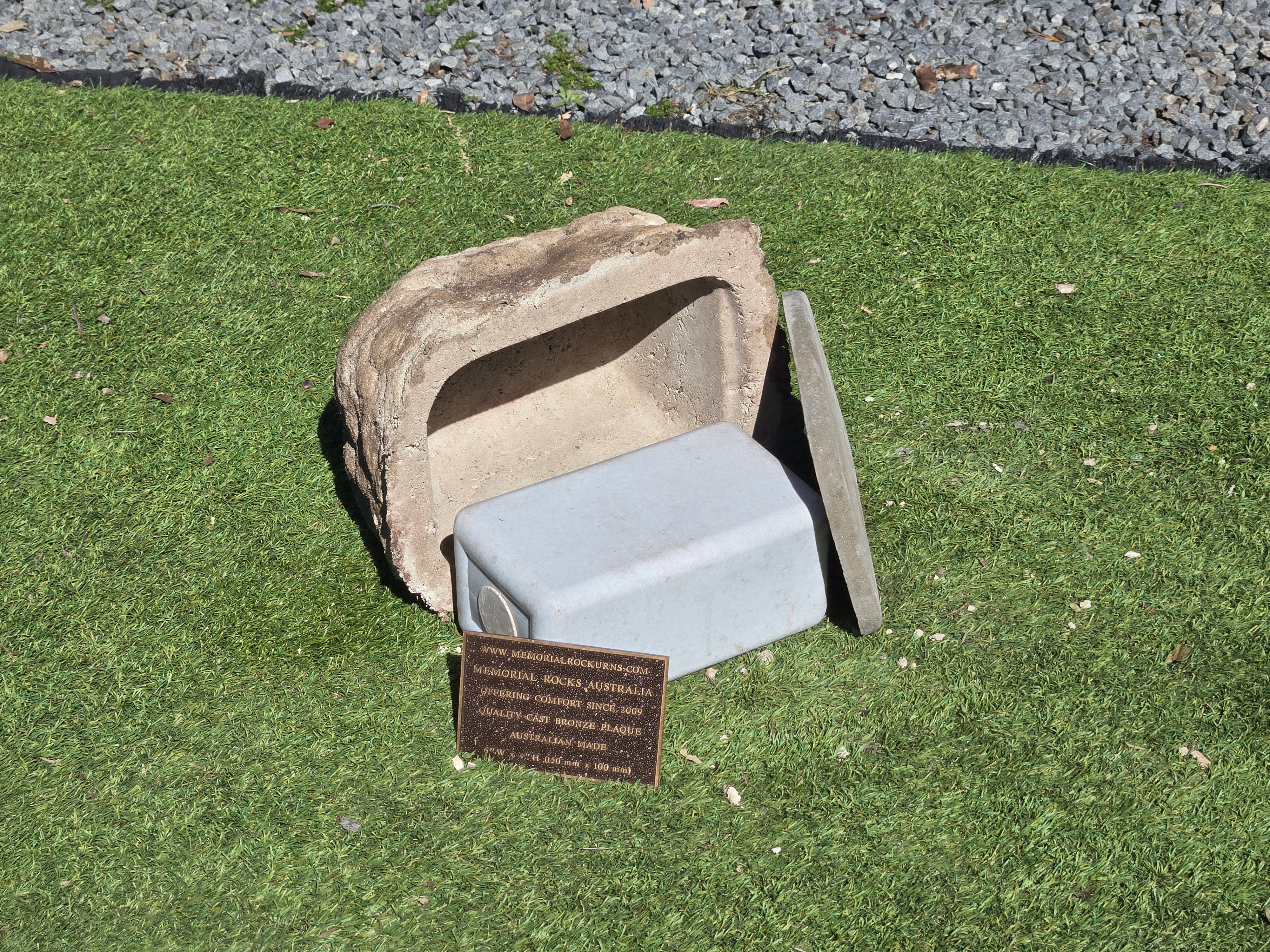 Memorial Rock Urn  2180 Regular Natural Riversand