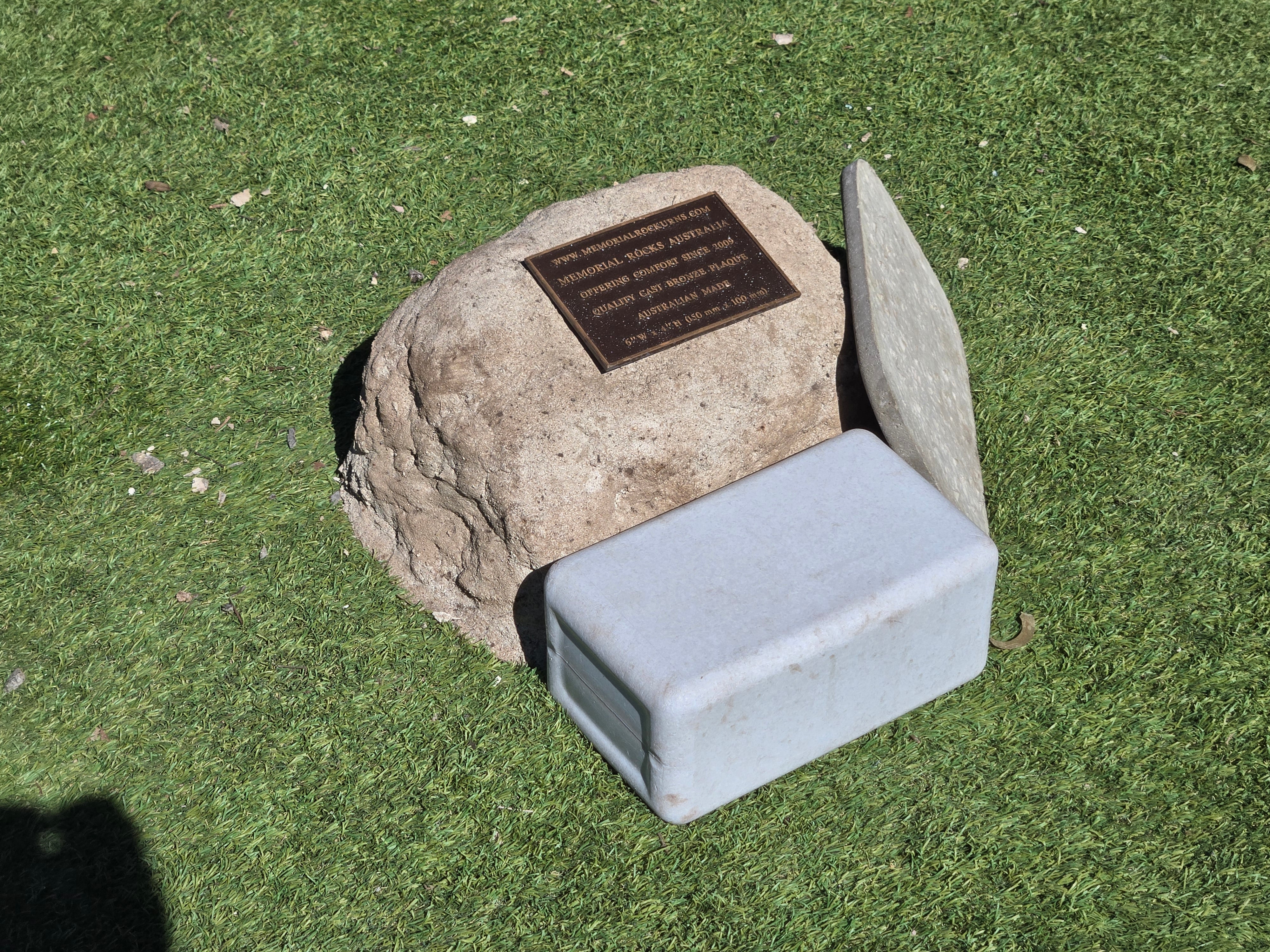 Memorial Rock Urn  2182 Regular Natural Riversand