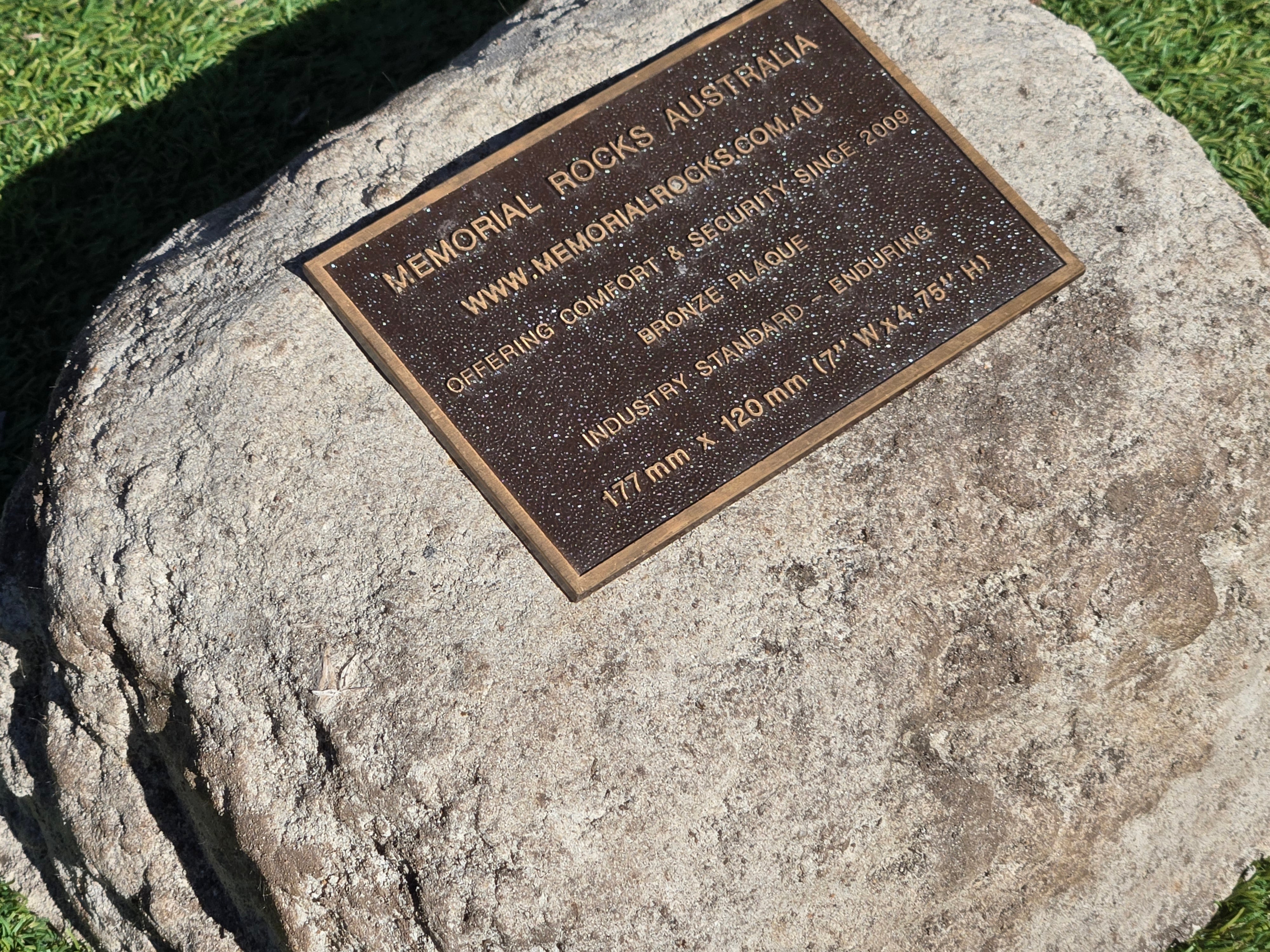 Memorial Rock Urn 2189 Large Natural Riversand