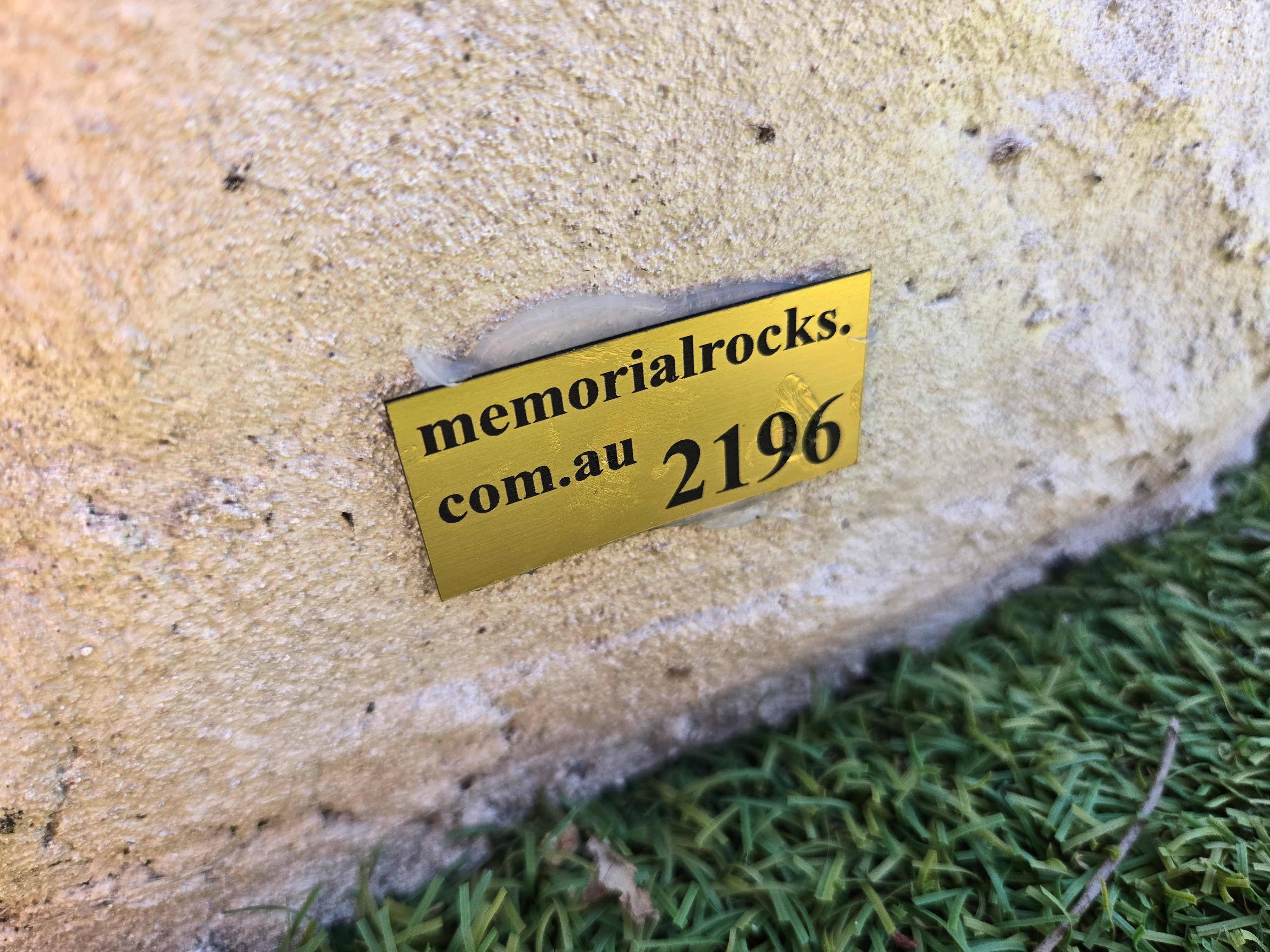 Memorial Rock Urn 2196 Medium White