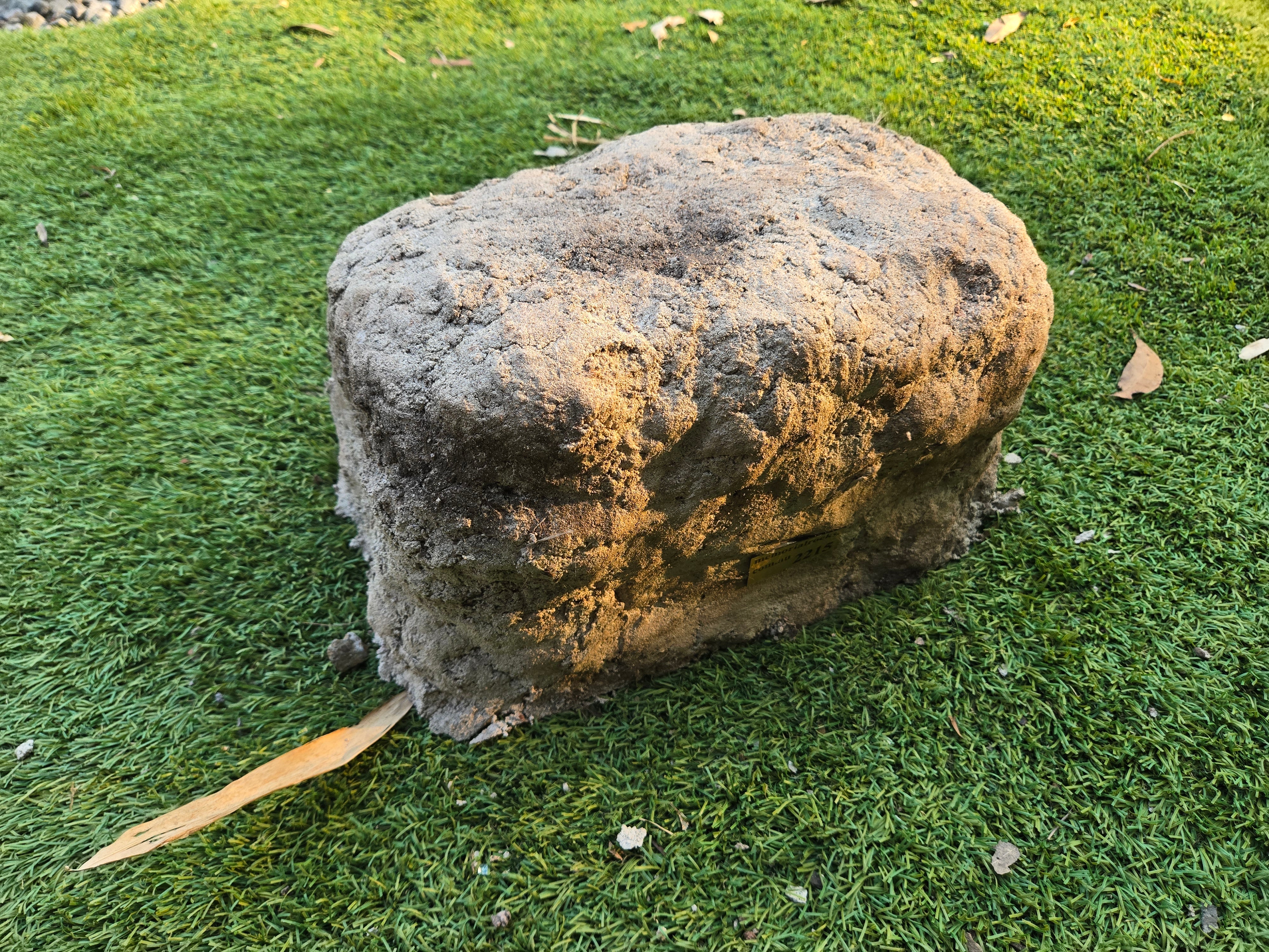 Memorial Rock Urn  2215 Regular Natural Riversand
