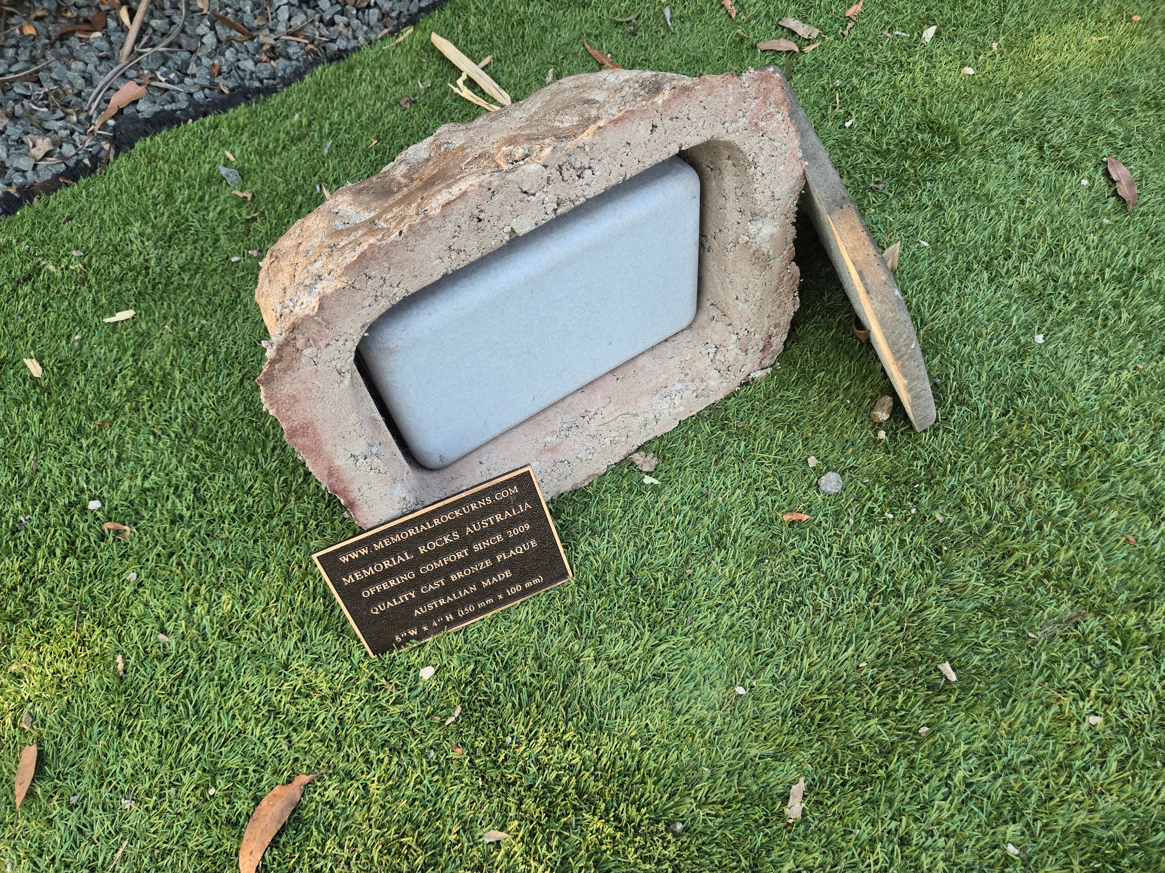 Memorial Rock Urn  2215 Regular Natural Riversand
