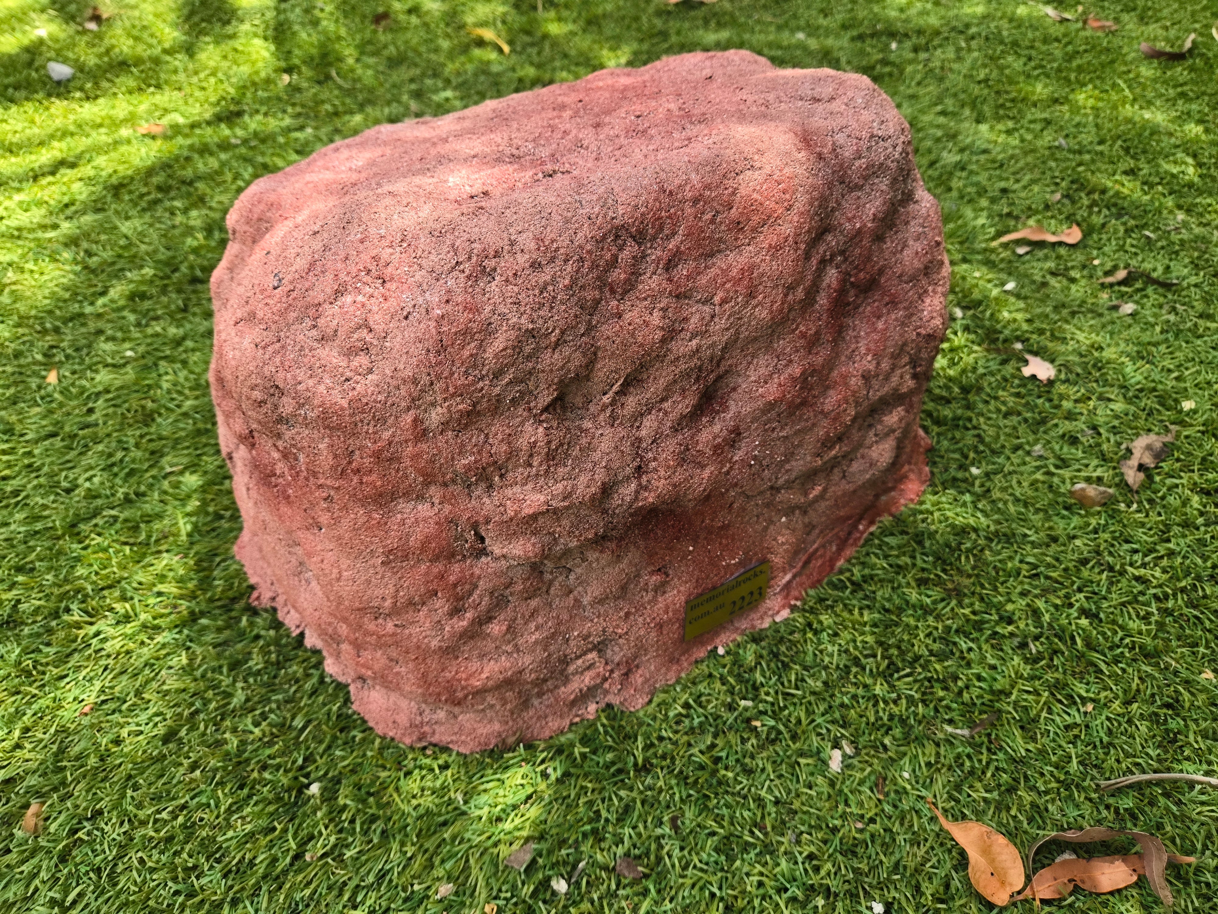 Memorial Rock Urn 2223 Medium Red